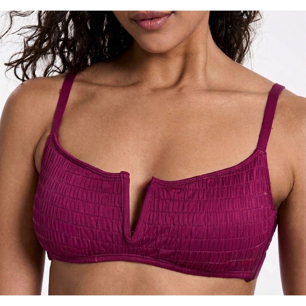 Bar III Smocked V-Wire Bikini‎ Top Berry Purple Size Medium Beach Swim NEW